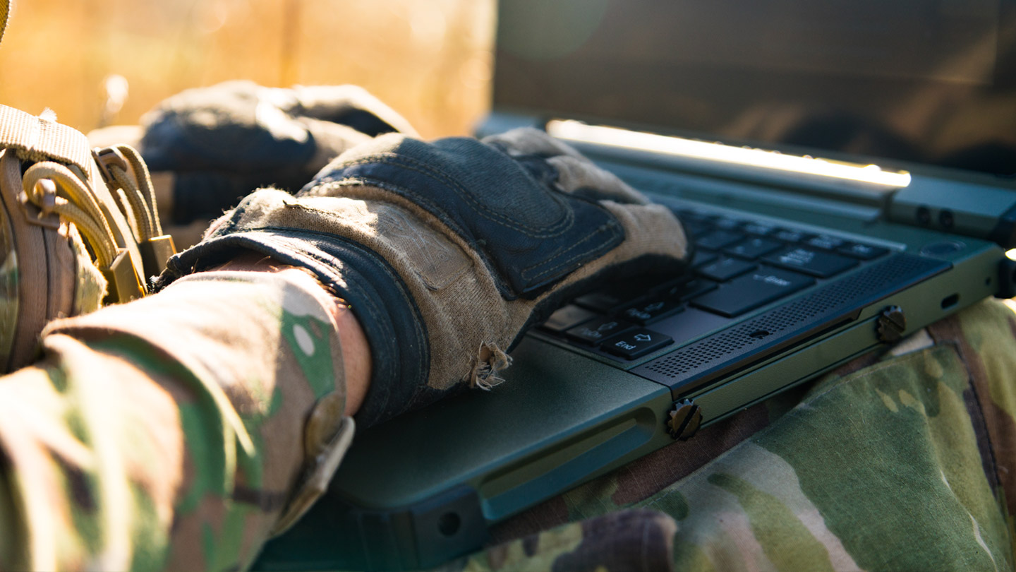 19英寸加固機(jī)箱